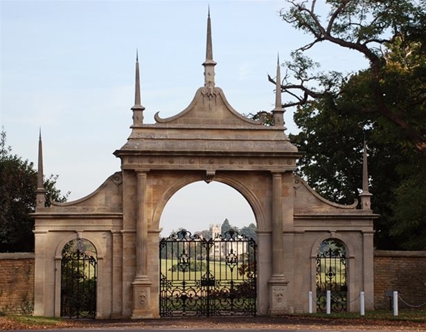 Natural Stone Awards - 2010 - The Pytchley Gates - Overstone - Commended in Restoration